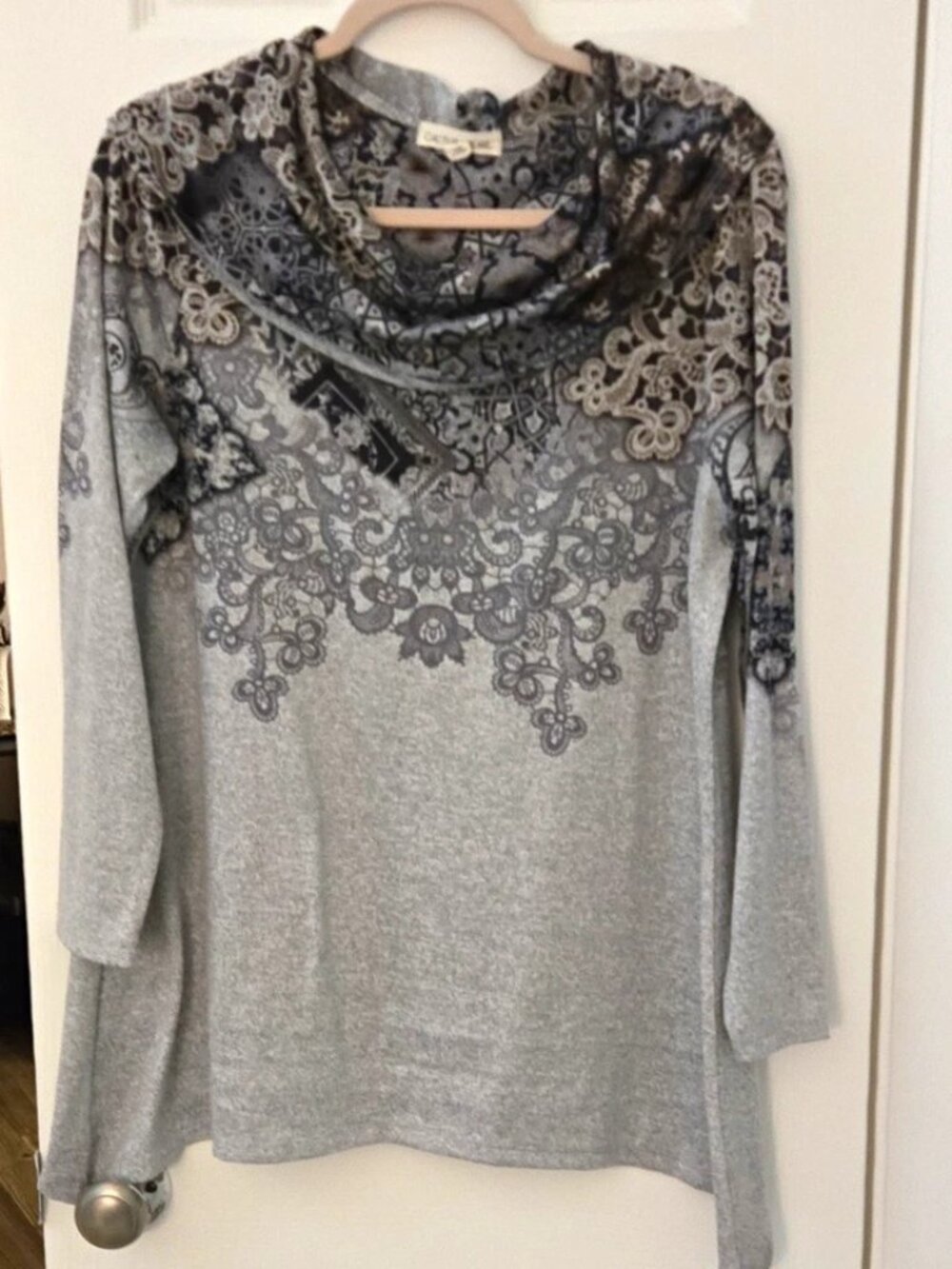 Cactus + Pearl Women's Gray/Black Paisley Cowl Neck Tunic Top L Long Sleeve